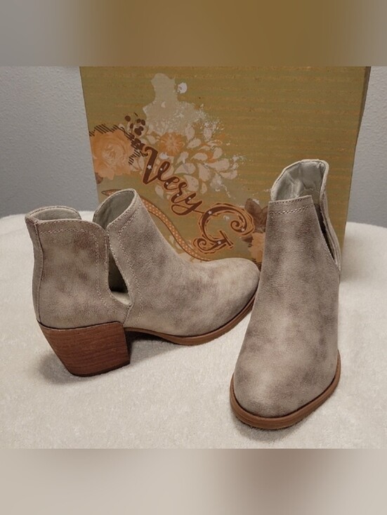 Very G Shoes - Very G Reagan Ankle Boots, NIB
